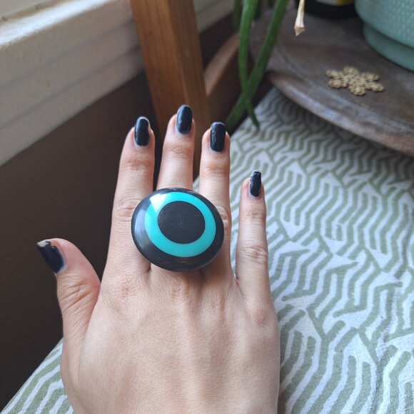 Statement resin ring - Picture 6 of 7